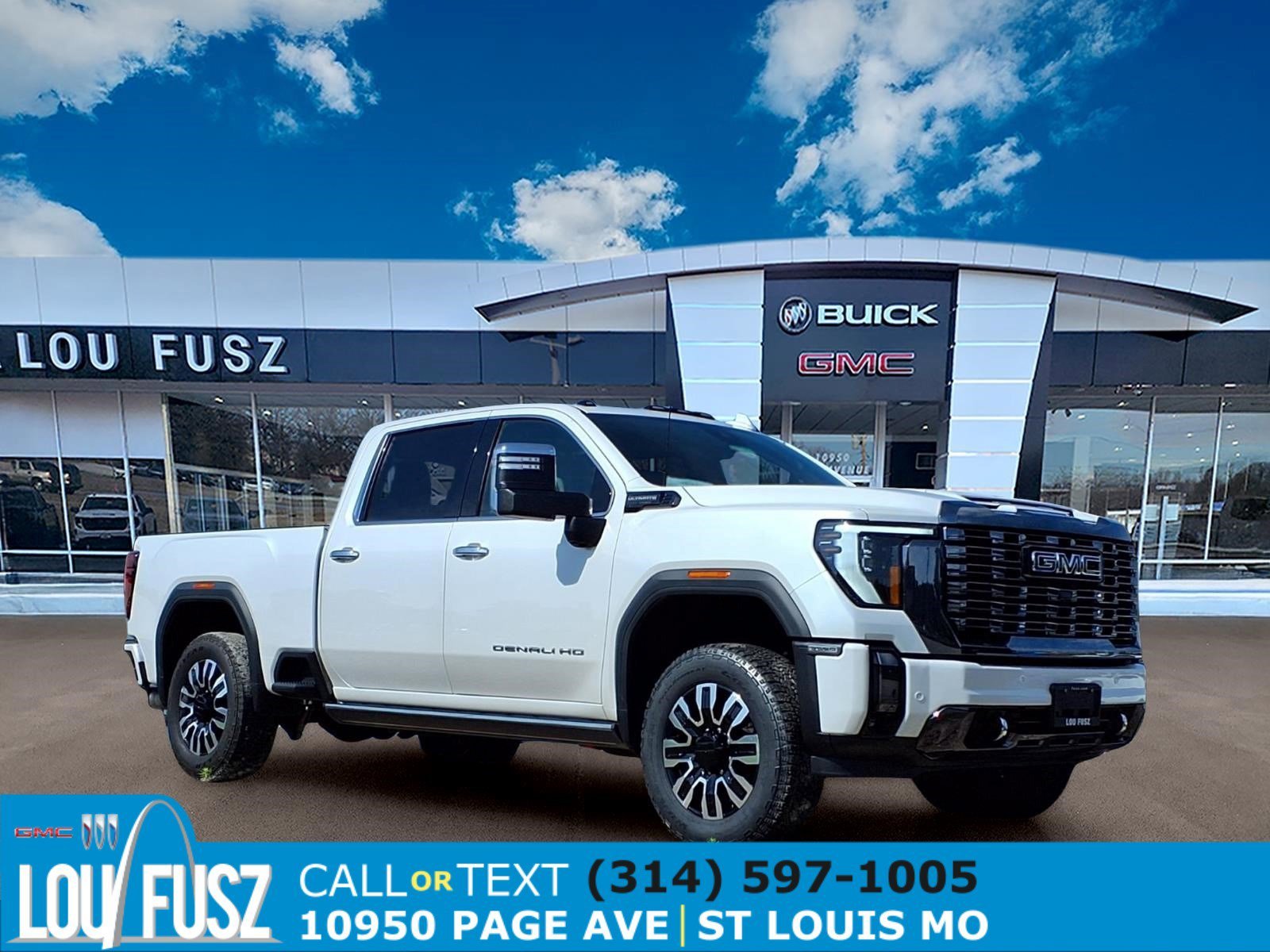 Used 2024 White Frost Tricoat GMC Denali Ultimate image 1