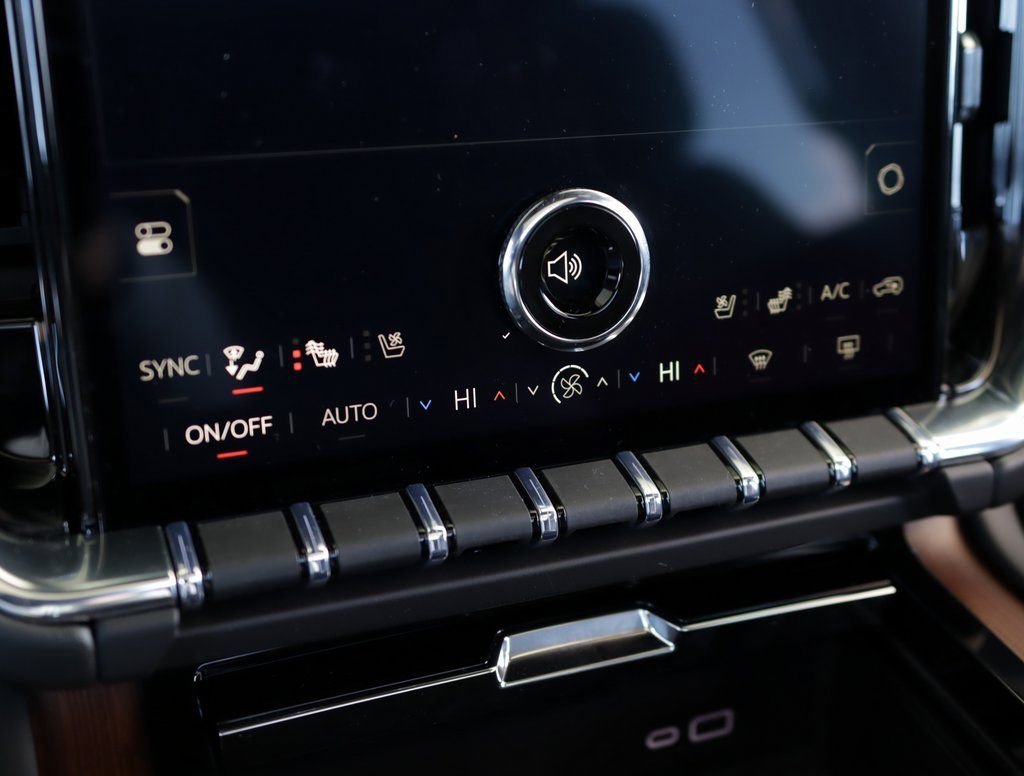 2026 GMC Yukon XL Denali - Photo 20