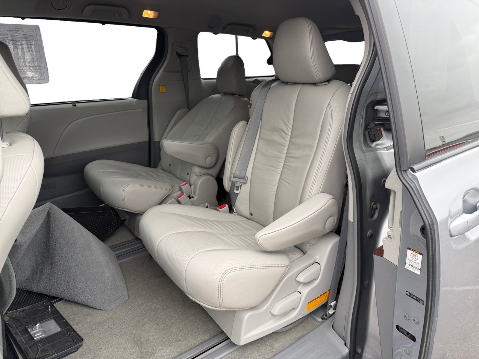 Used 2012 Silver Sky Metallic Toyota XLE image 16