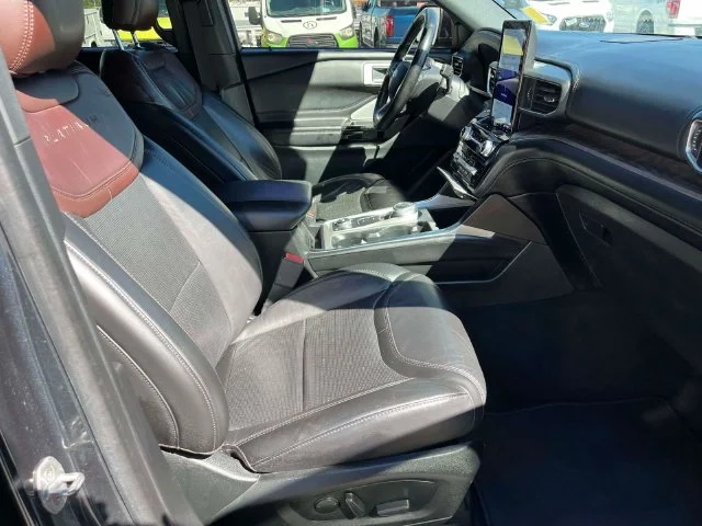 Certified Used 2022 Blue Metallic Ford Platinum image 26