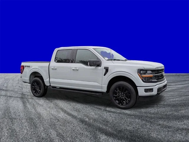 New 2026 White Ford XLT image 2