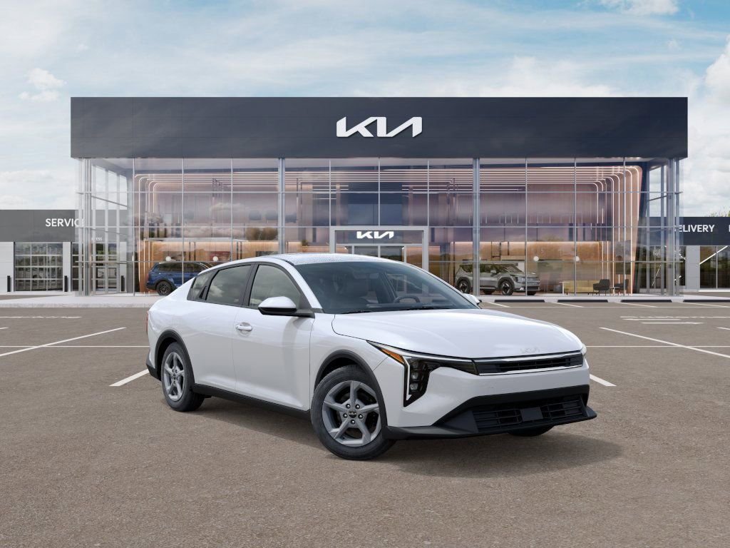 2025 Kia K4 LXS - Photo 8