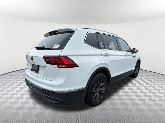 Used 2022 White Volkswagen 2.0T SE image 5