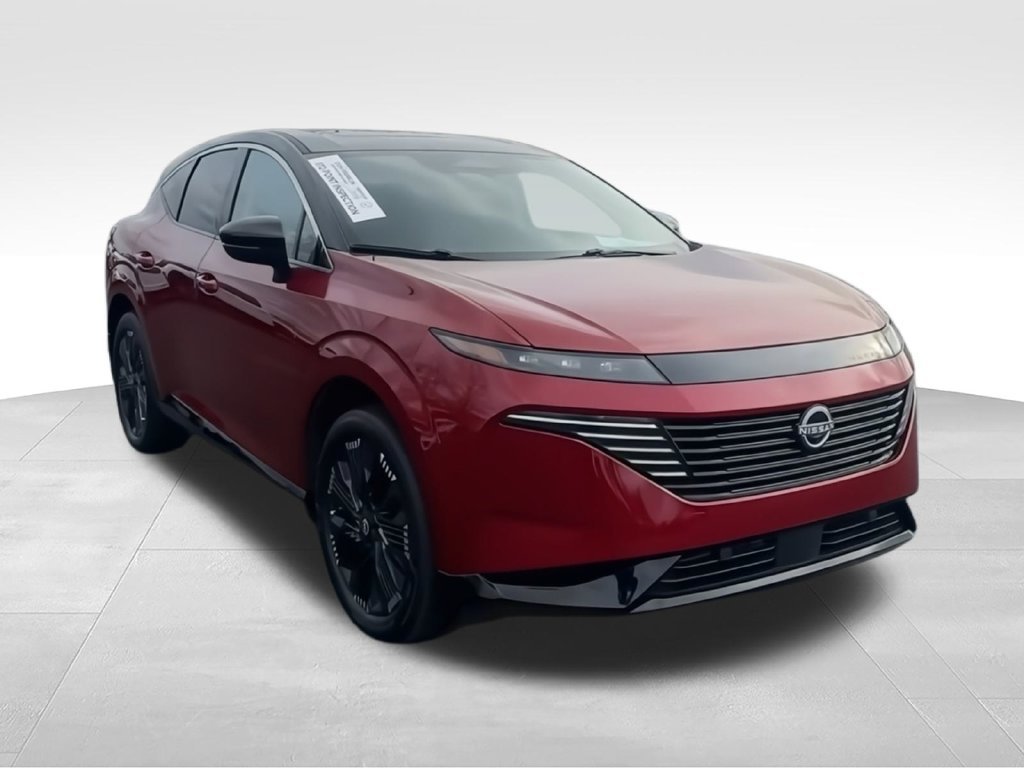 Used 2025 Red Nissan Platinum image 3