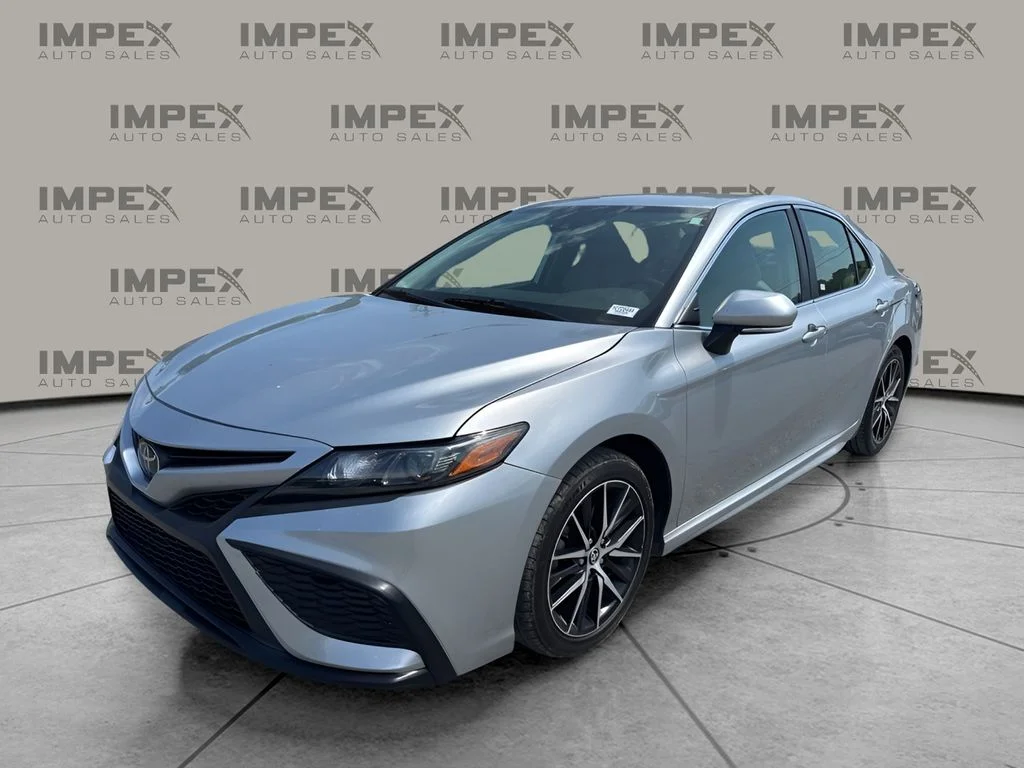Used 2022 Silver Toyota SE image 1