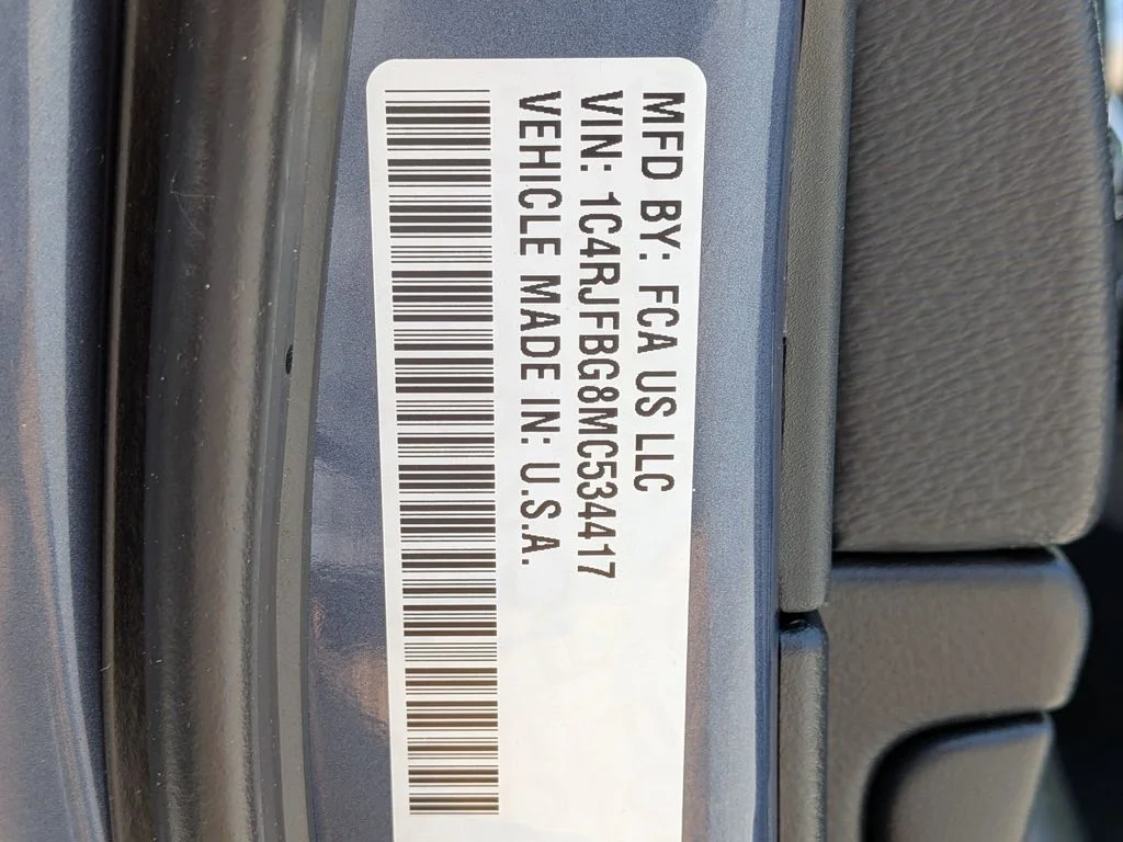Used 2021 Blue Jeep Limited image 31