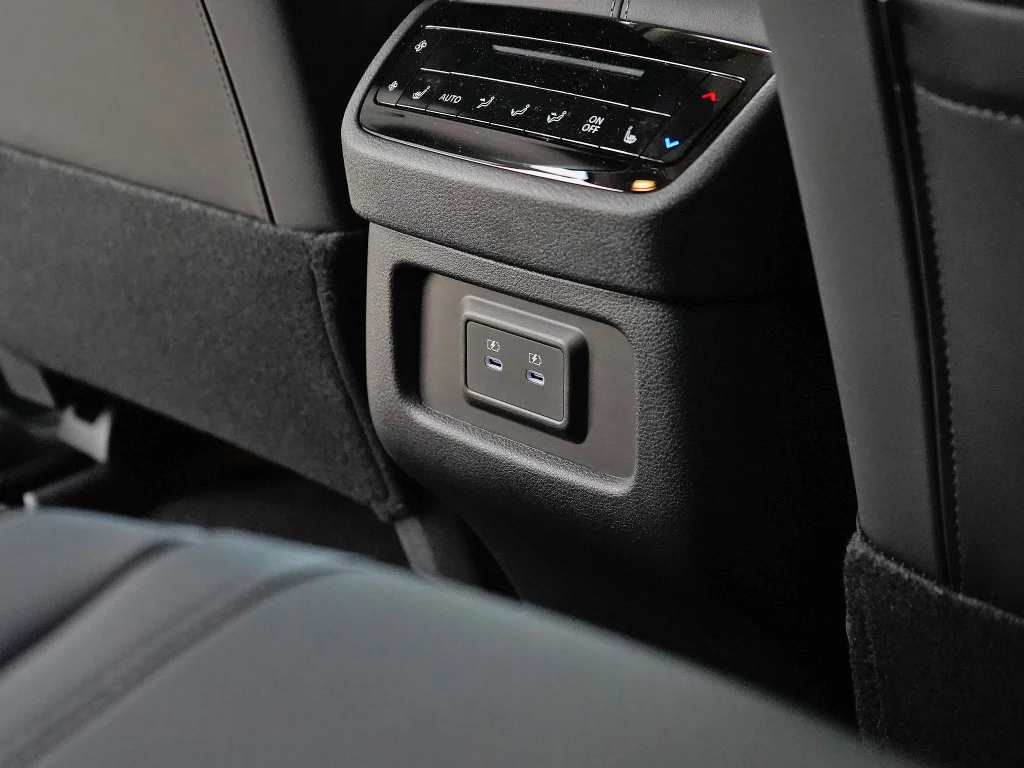 Certified Used 2026 Mineral Black INFINITI LUXE image 30