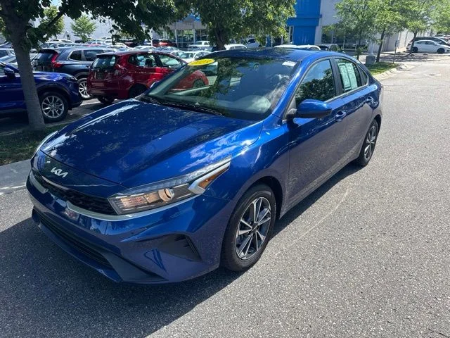 Used 2023 Blue Kia LXS image 1