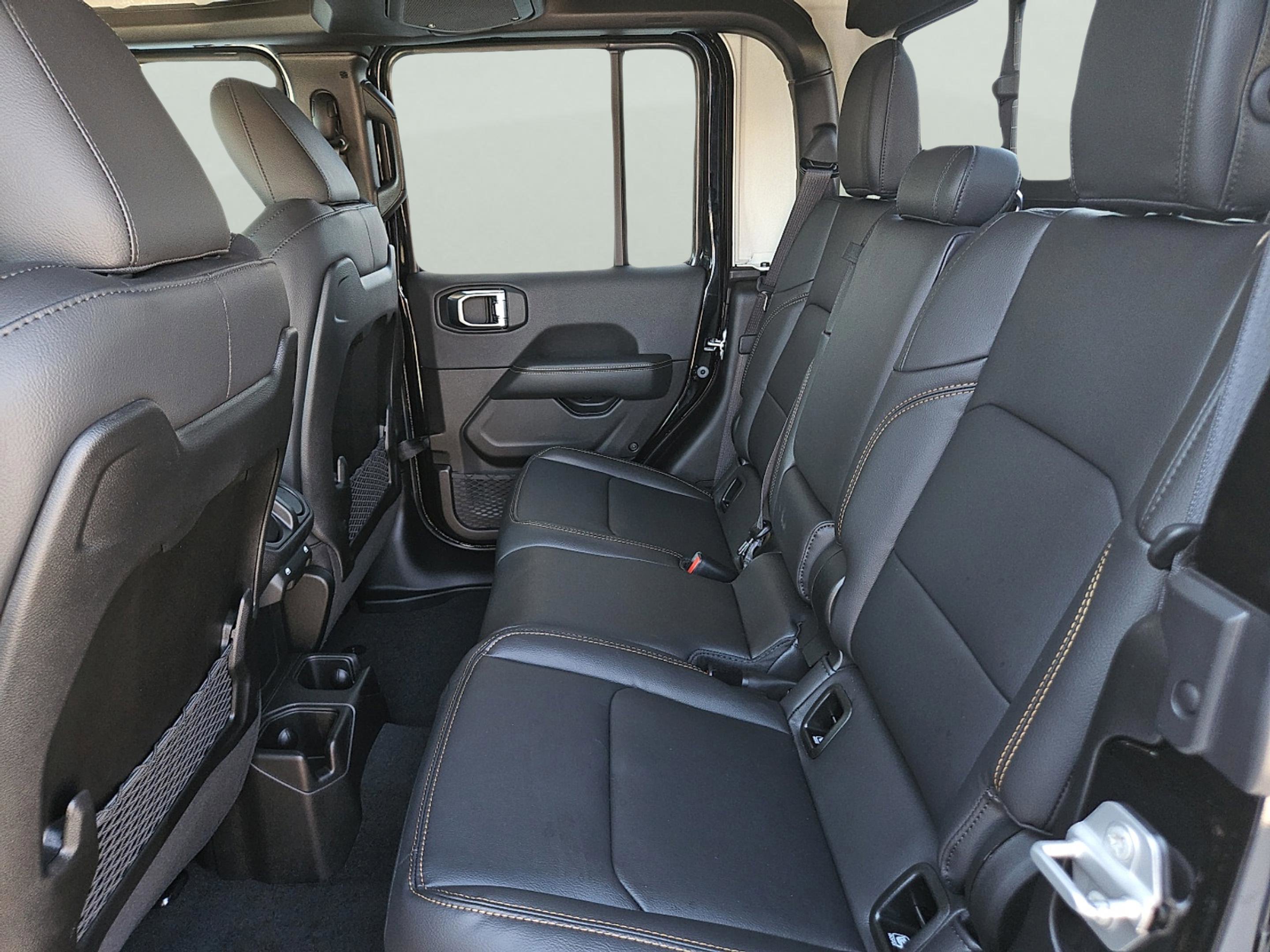 New 2025 Black Clear-Coat Exterior Paint Jeep Texas Trail image 10