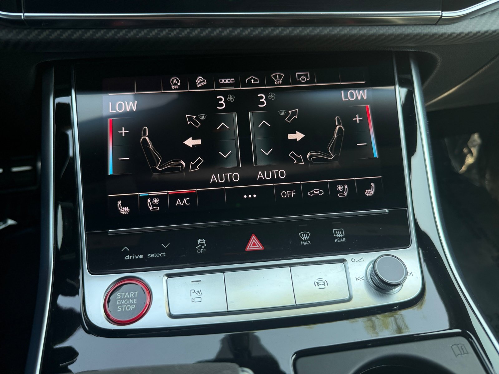 Used 2022 Glacier White Audi 4.0T image 13