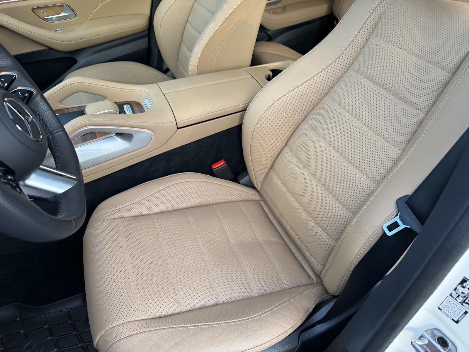 Used 2025 Polar White Mercedes-Benz GLS 450 image 30