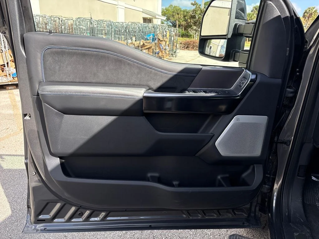 New 2026 Gray Ford Platinum image 27