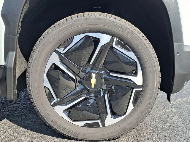 New 2026 Gray Chevrolet LT image 7