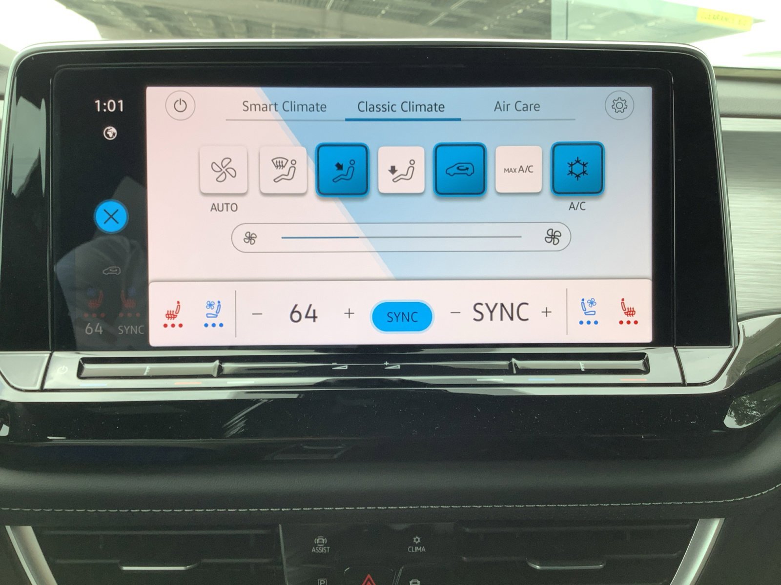 New 2026 Pure Gray Volkswagen 2.0T SE w/Technology image 24