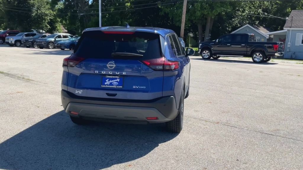 Used 2023 Blue Nissan SV image 4