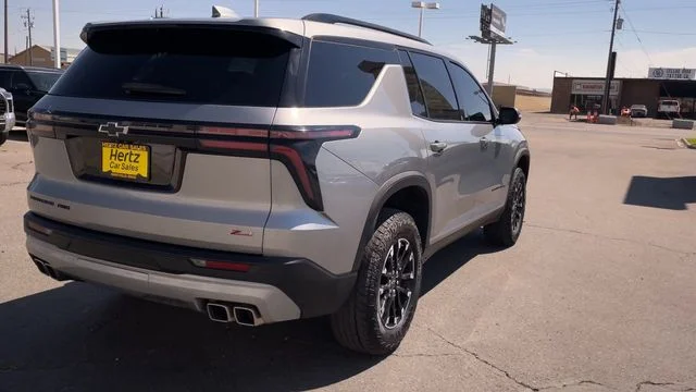 Used 2025 Gray Chevrolet Z71 image 9