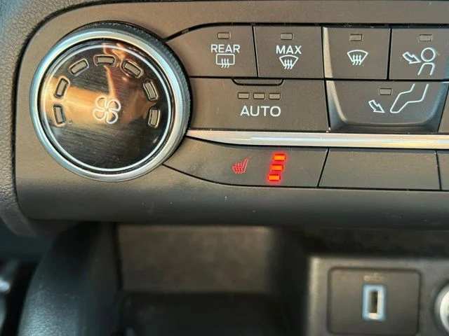 Used 2020 Gray Ford SE Sport image 27
