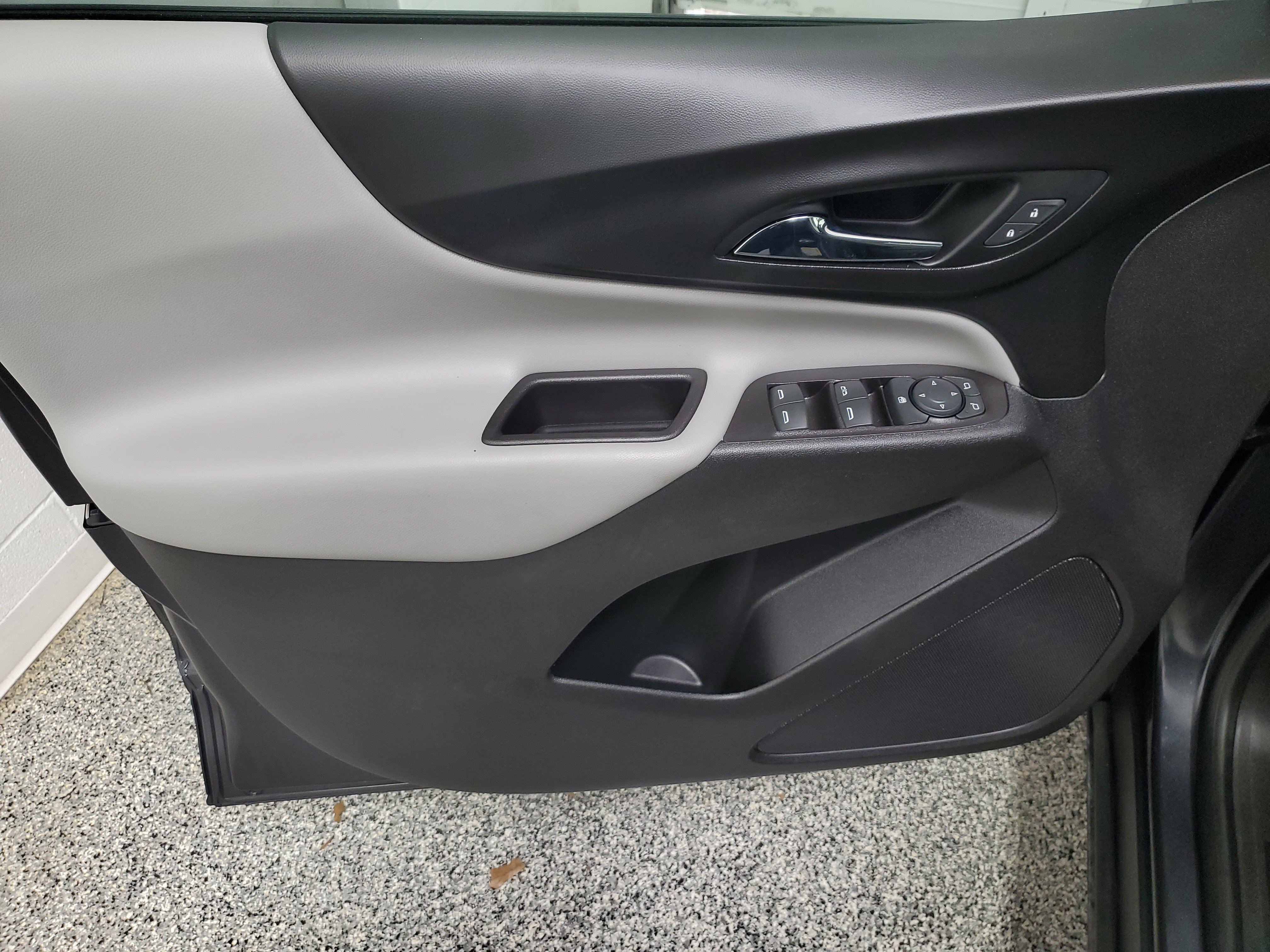 Used 2022 Iron Gray Metallic Chevrolet LT image 18