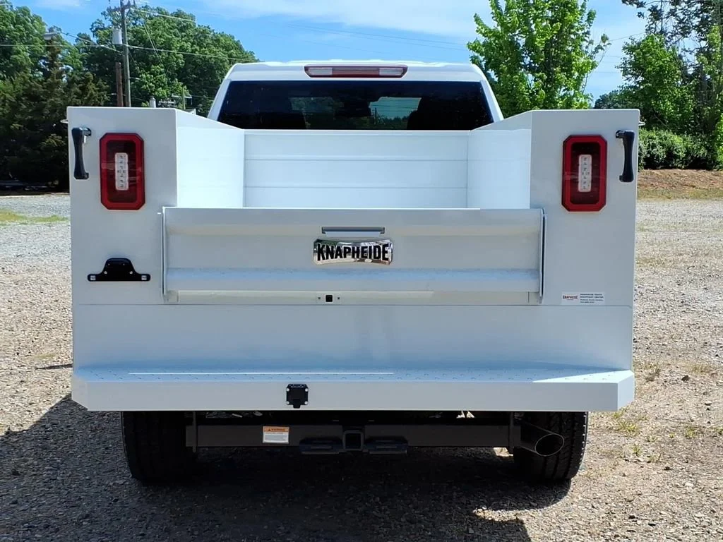New 2026 Summit White Chevrolet WT image 5