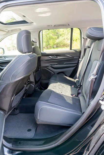 Used 2023 Black Jeep Laredo image 12