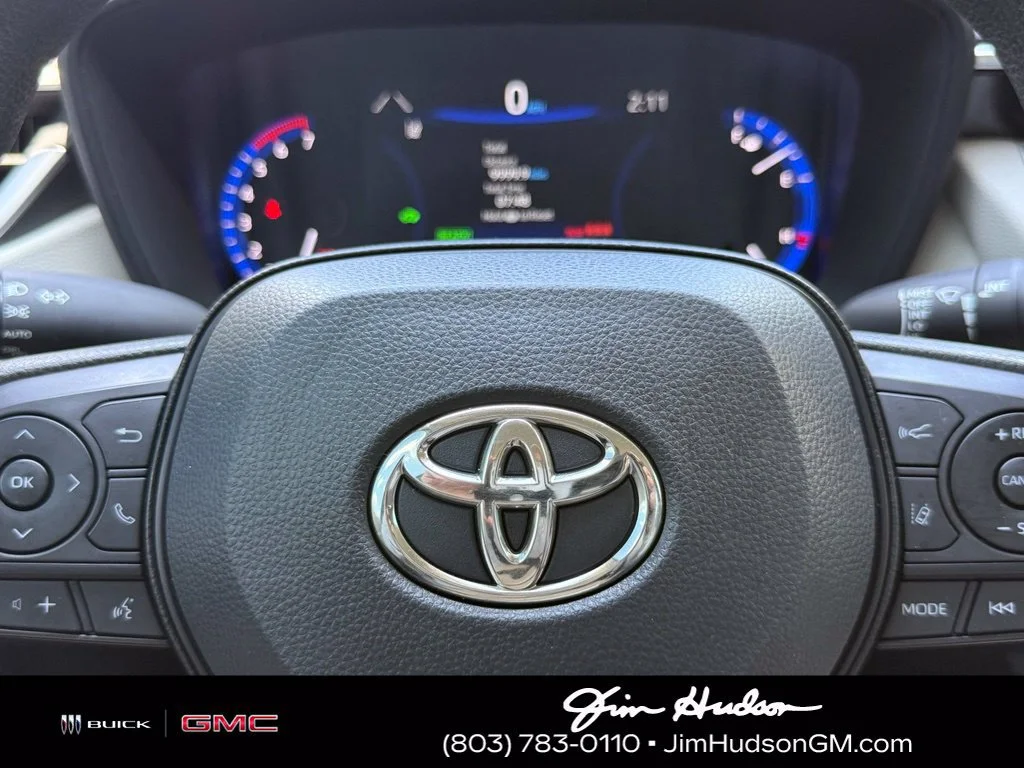 Used 2022 Off-white Toyota Hybrid LE image 23