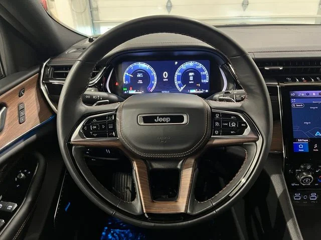 Used 2024 Gray Jeep Summit image 12