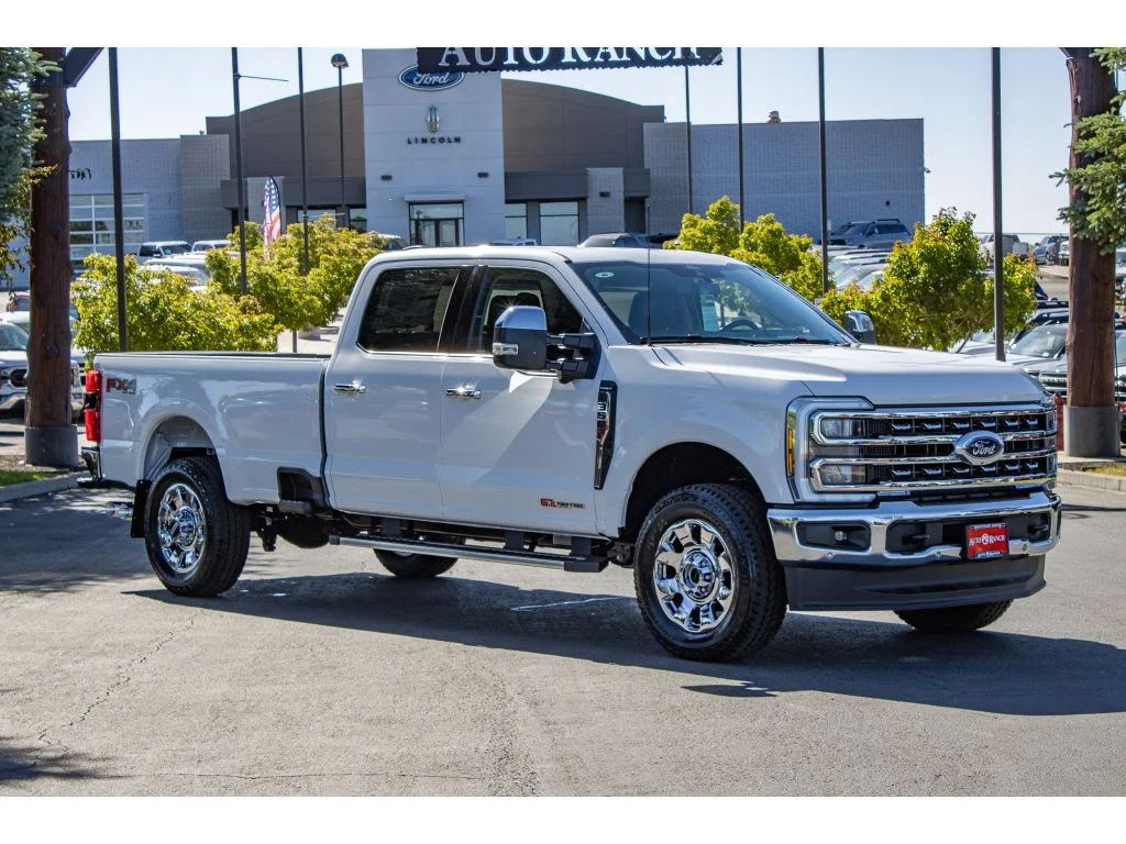 New 2026 Star White Metallic Tri-Coat Ford LARIAT image 2