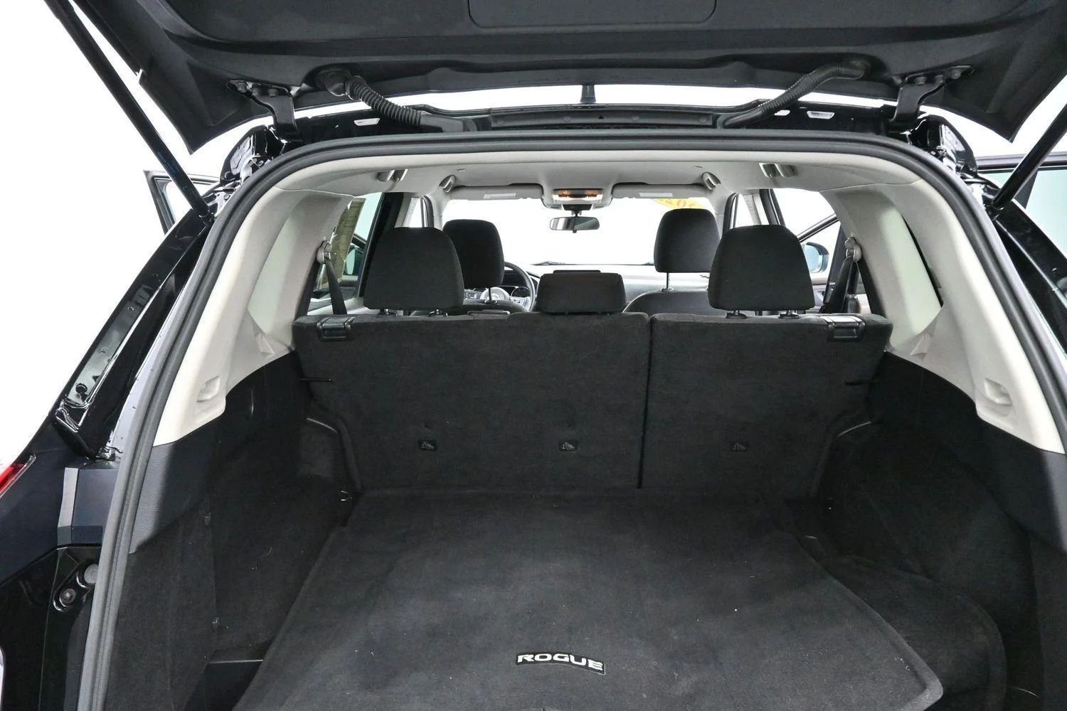 Used 2023 Super Black Nissan SV image 9