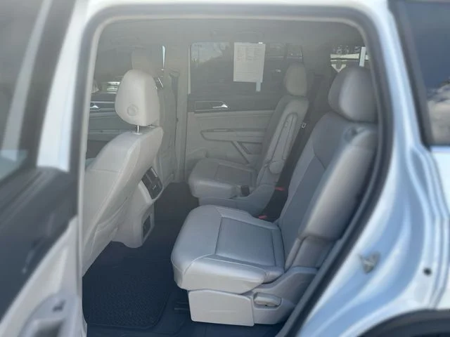 Used 2019 White Volkswagen 3.6L V6 SE image 23