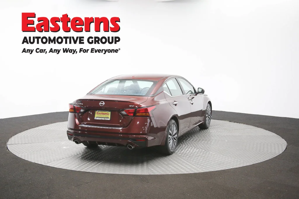Used 2023 Red Nissan 2.5 SV image 43