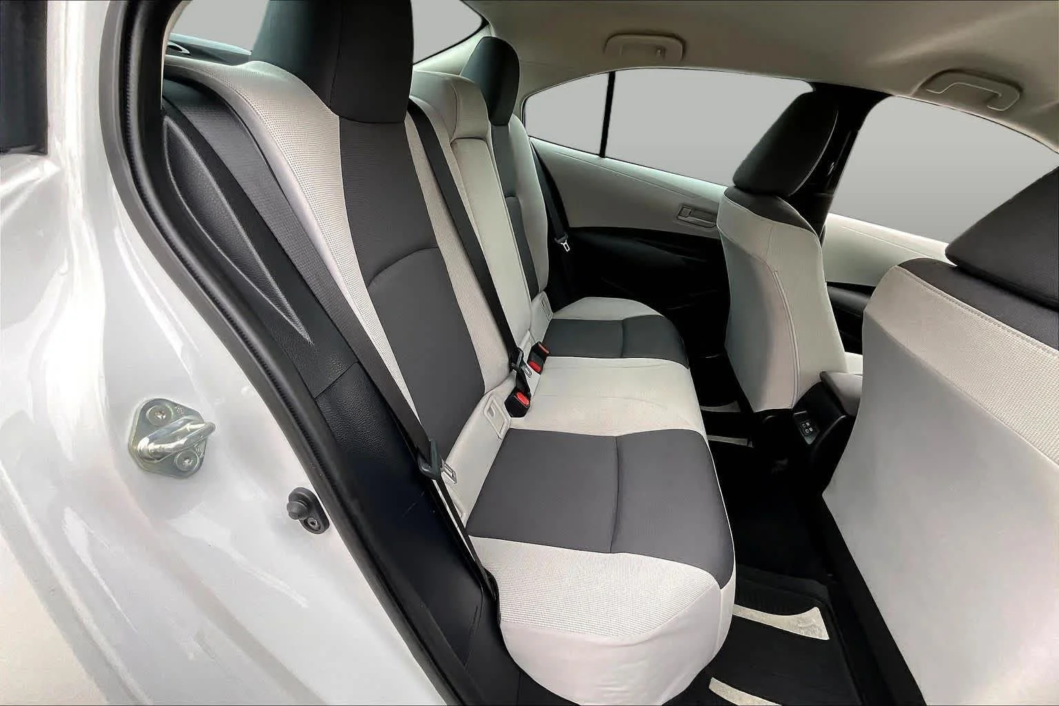 Certified Used 2025 Ice Cap Toyota LE image 20