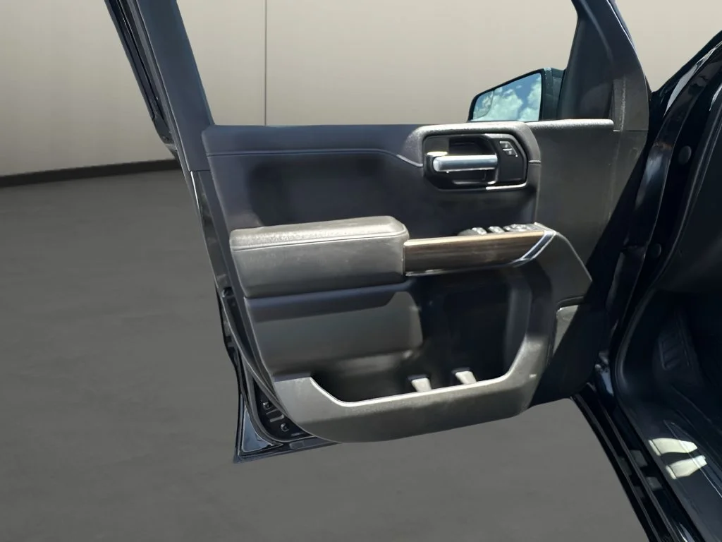 Used 2021 BLACK Chevrolet LT Trail Boss image 23