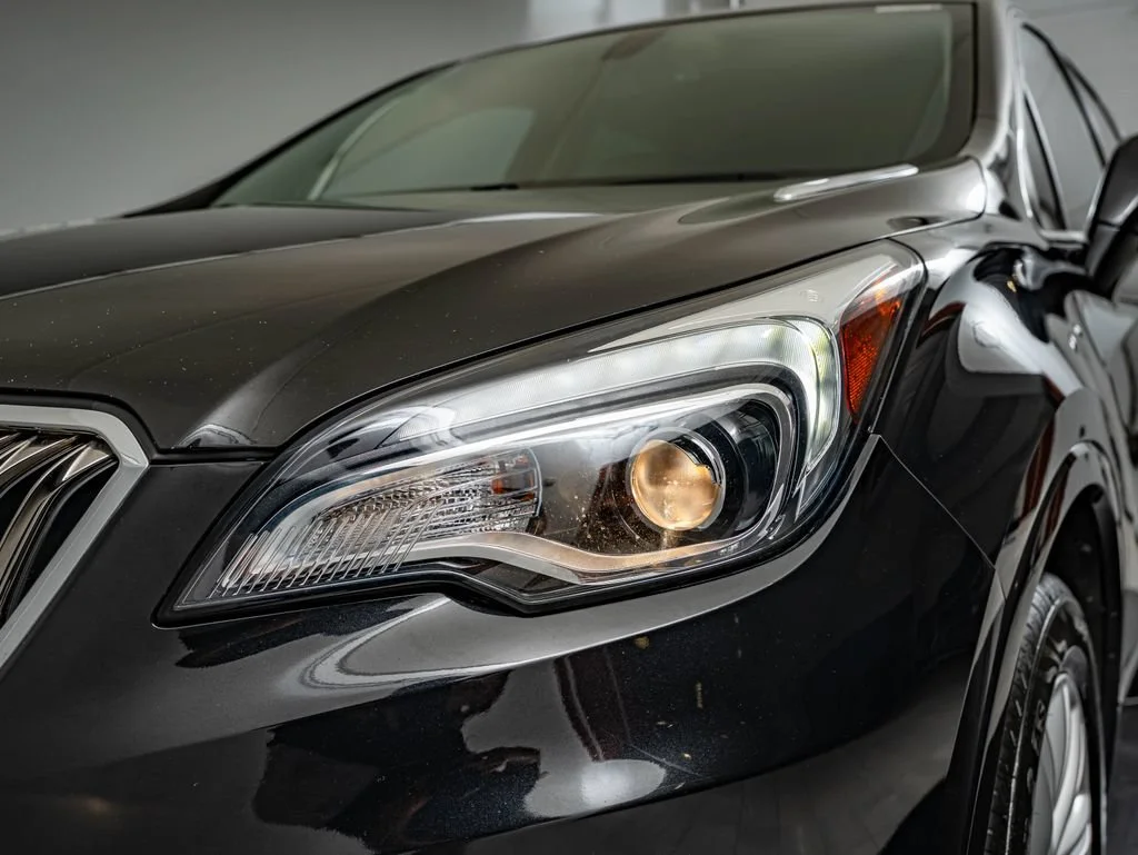 Used 2017 Ebony Twilight Metallic Buick Preferred image 13