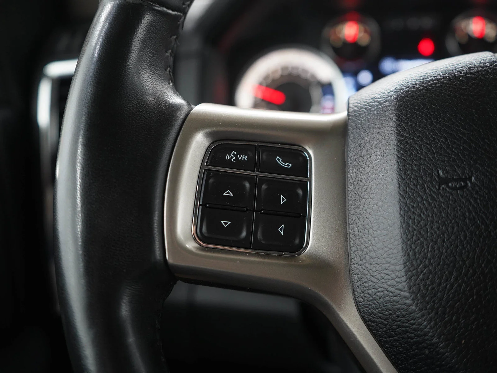 Used 2017 Brilliant Black Crystal Pearlcoat Ram Laramie image 23