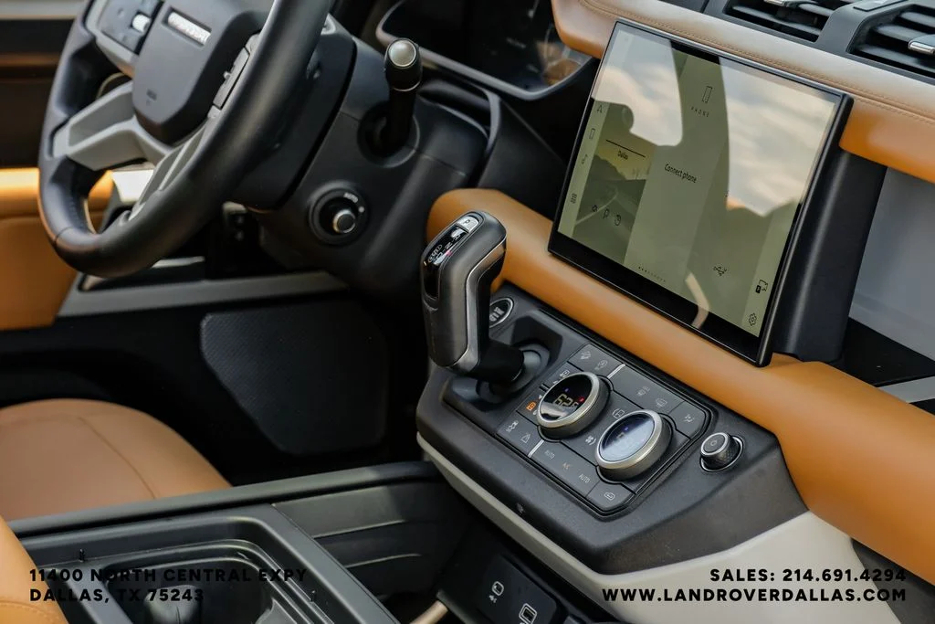 Used 2024 Fuji White Land Rover S image 28