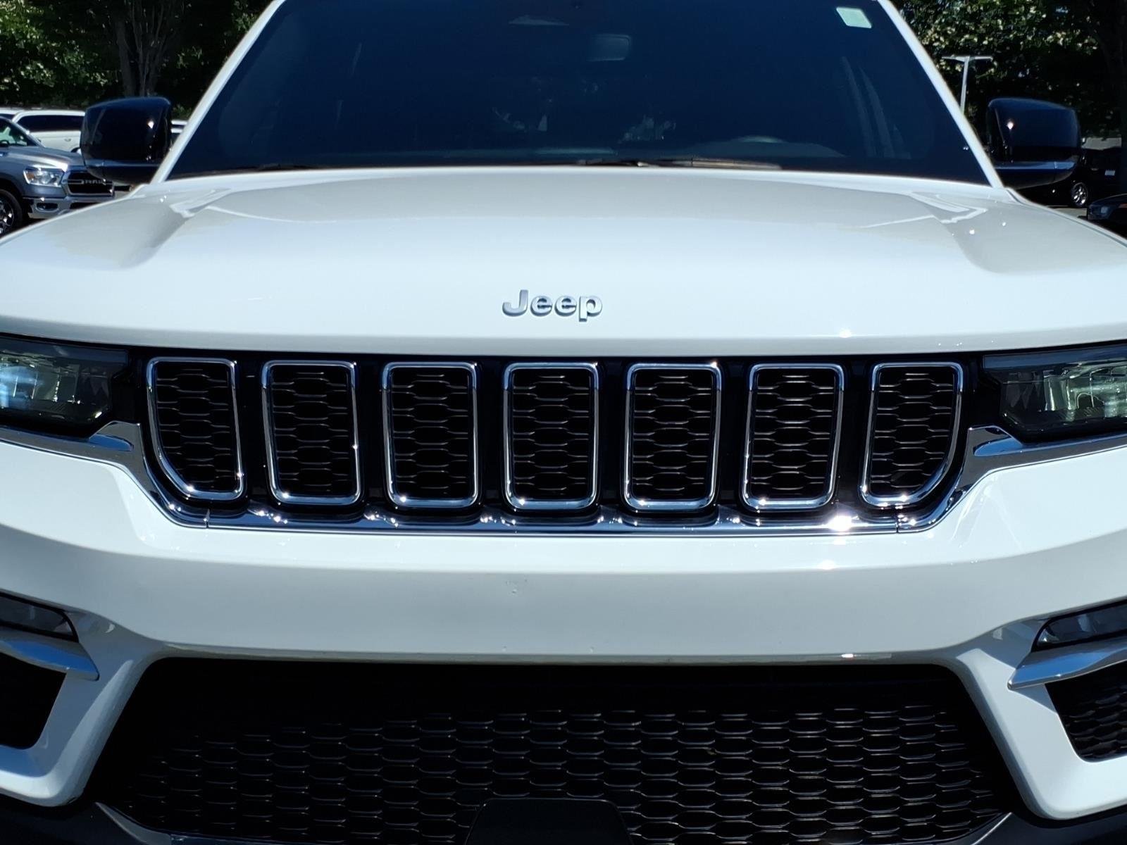 Certified Used 2024 Bright White Clearcoat Jeep LIMI image 15
