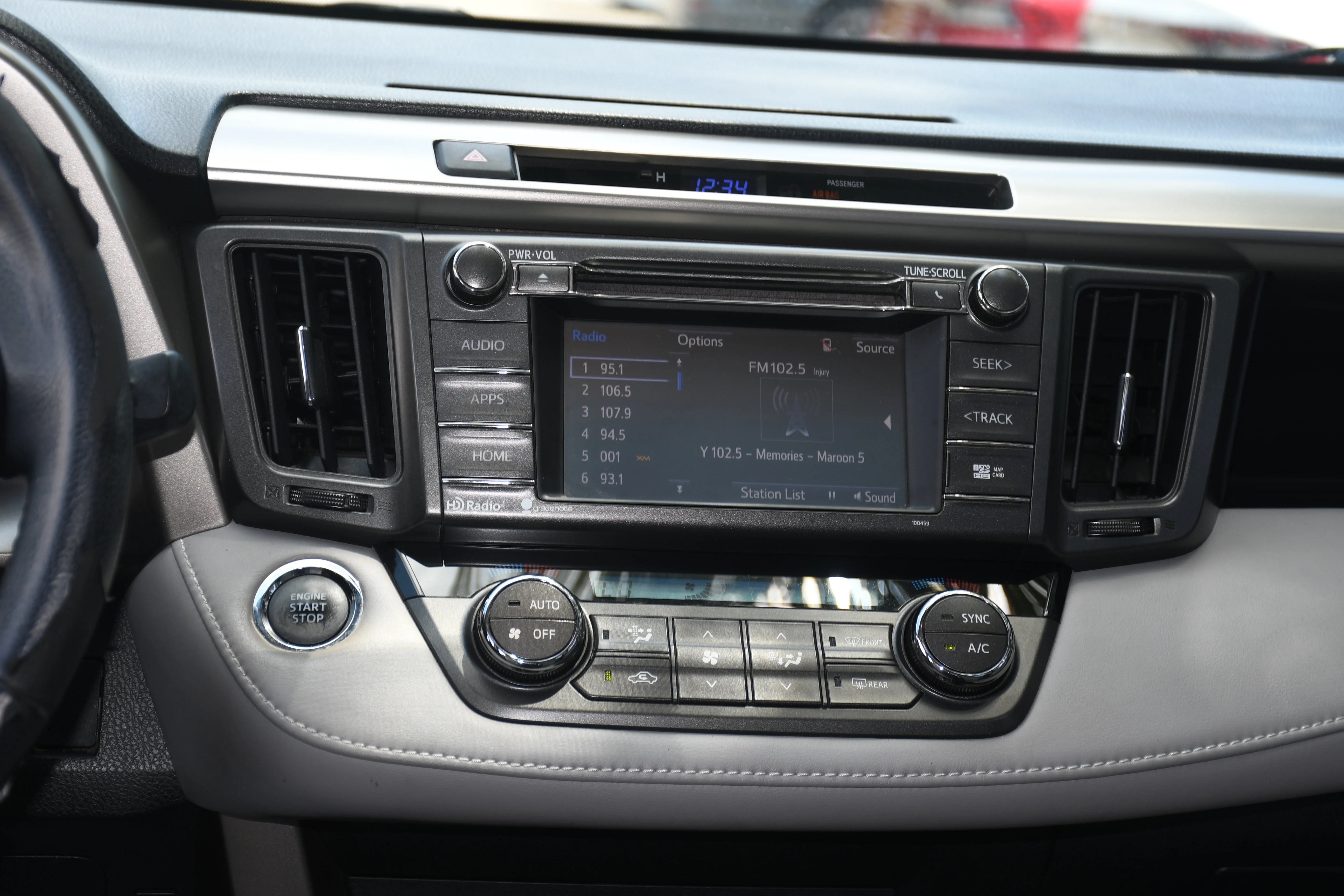 Used 2015 Red Toyota Limited image 18