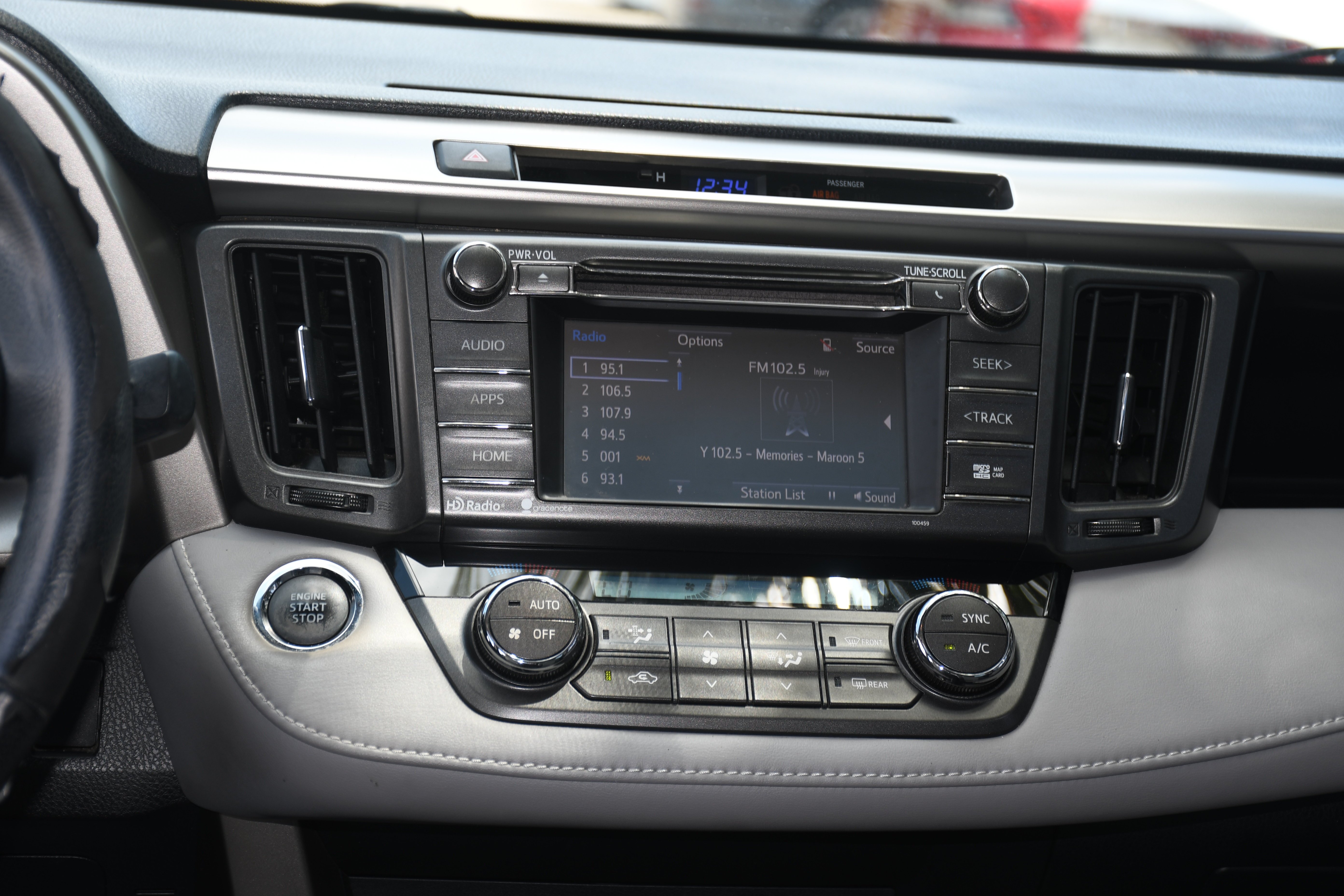 Used 2015 Red Toyota Limited image 17