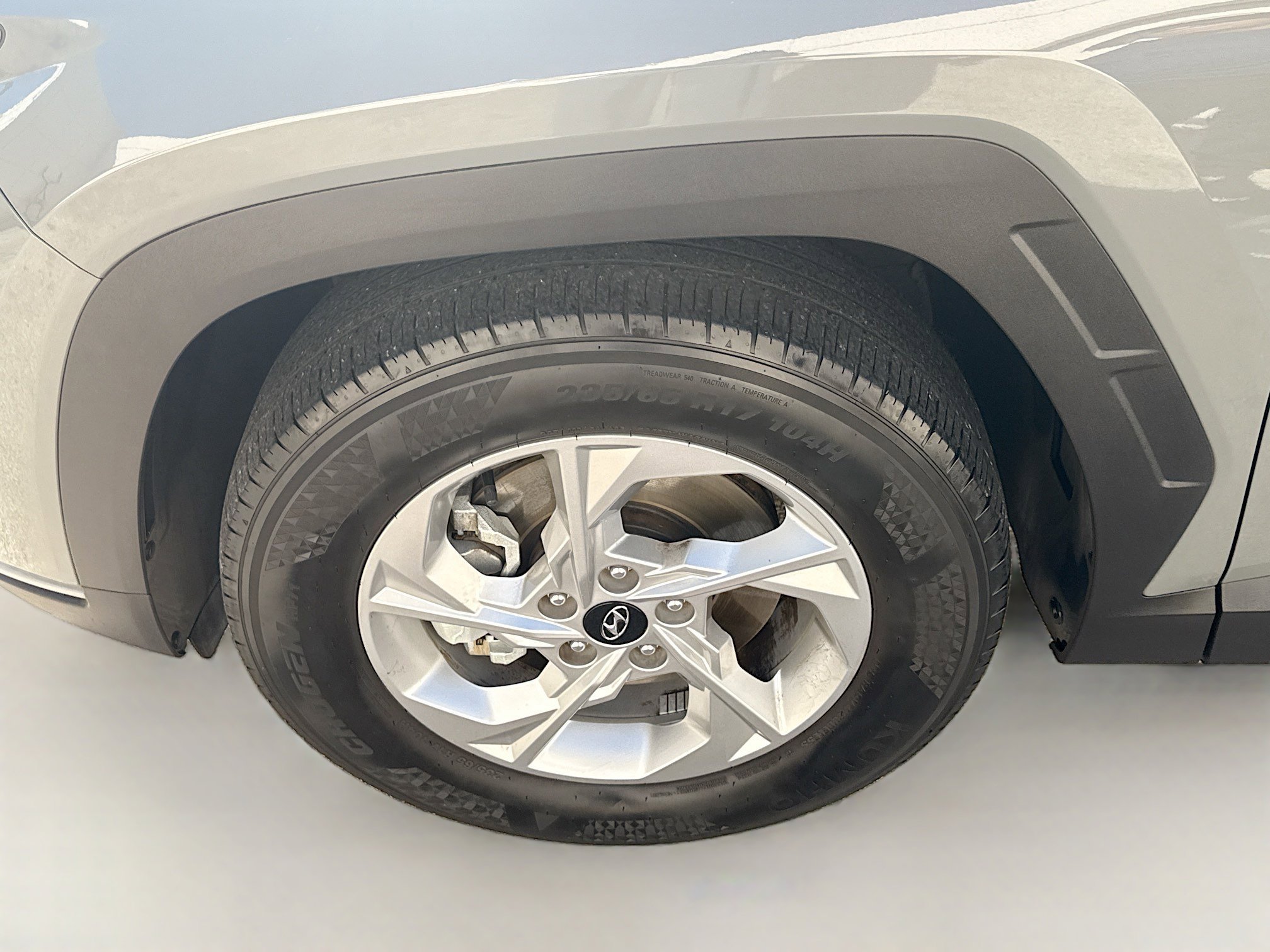 Used 2024 Hampton Gray Hyundai SE image 33