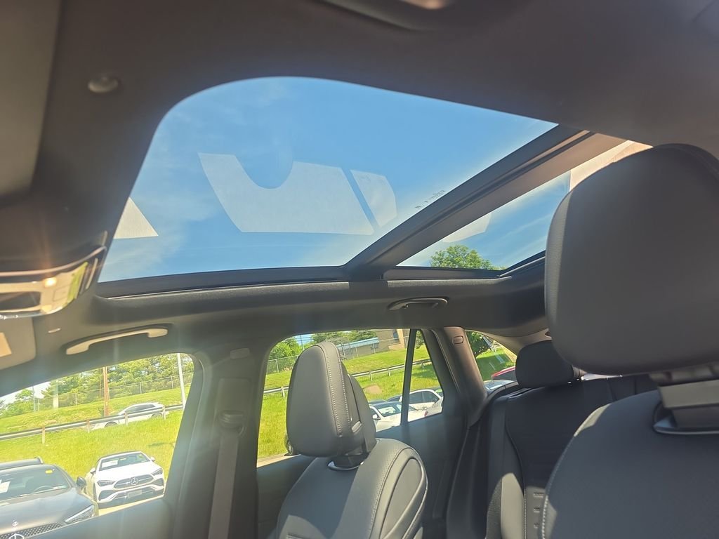 New 2026 Graphite Grey Metallic Mercedes-Benz GLC 300 image 21
