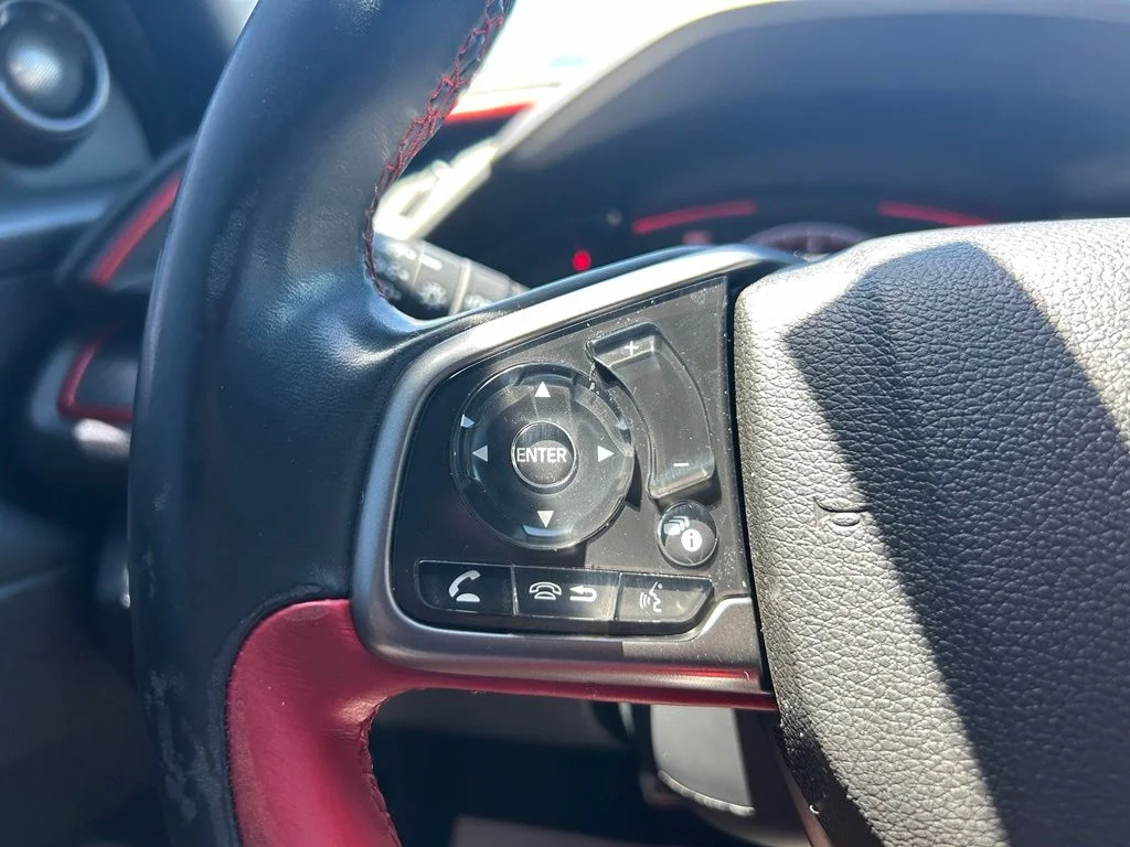 Used 2019  Honda Touring image 17