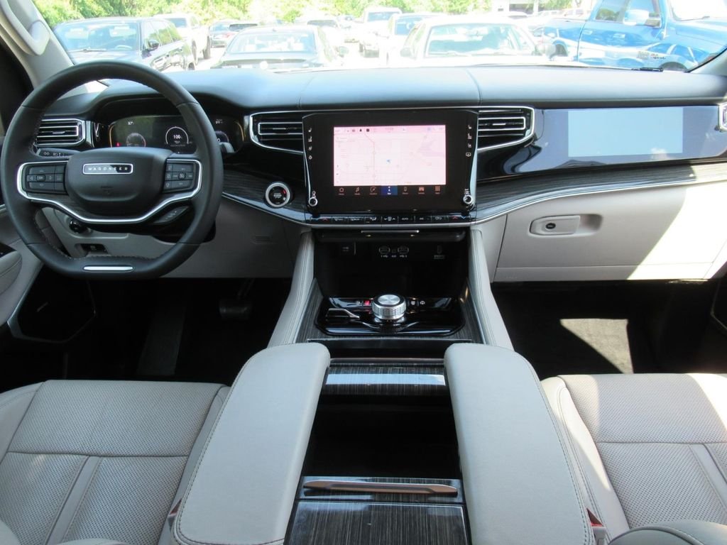 Used 2022 White Jeep Series II image 12