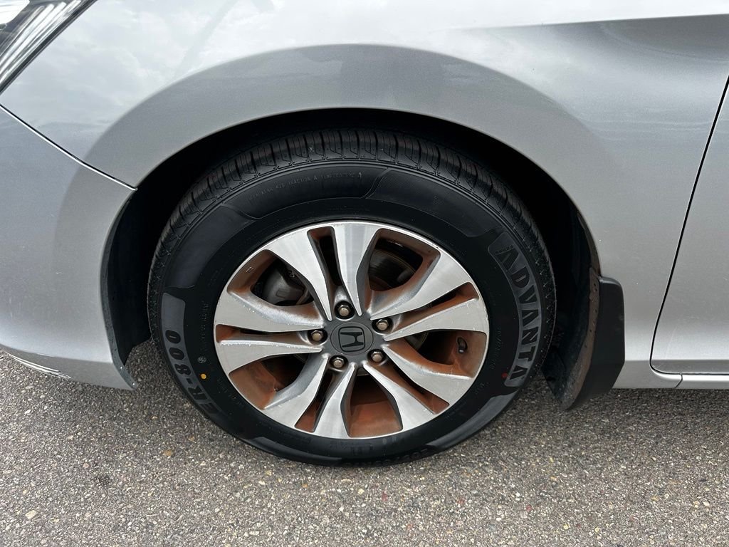Used 2013 Alabaster Silver Metallic Honda LX image 10