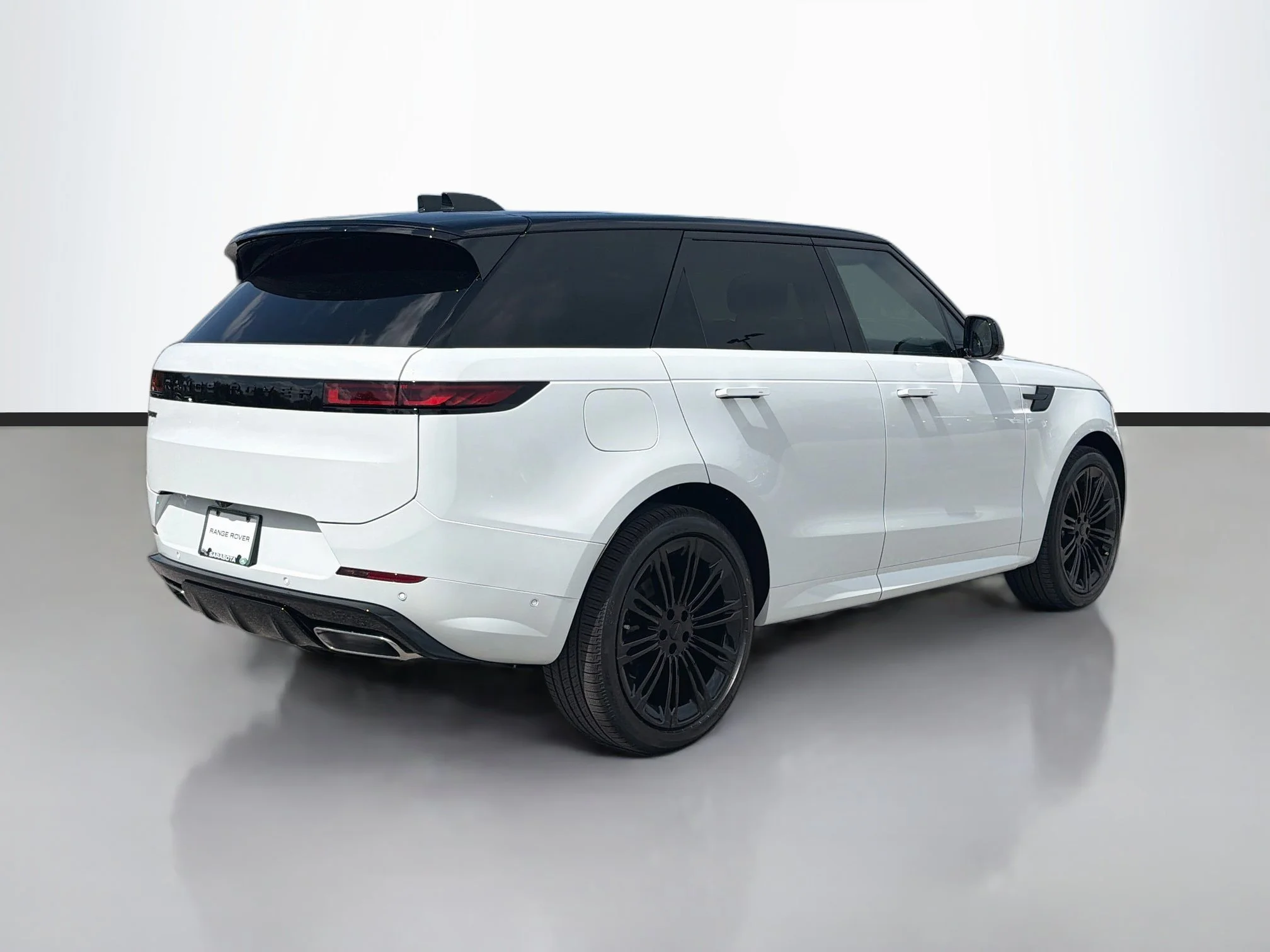 New 2026 Fuji White Land Rover Dynamic SE image 5