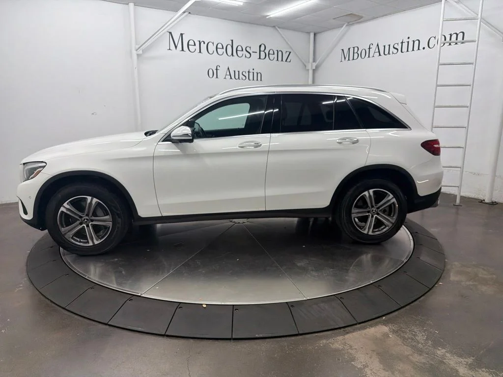 Used 2018 White Mercedes-Benz GLC 300 image 4
