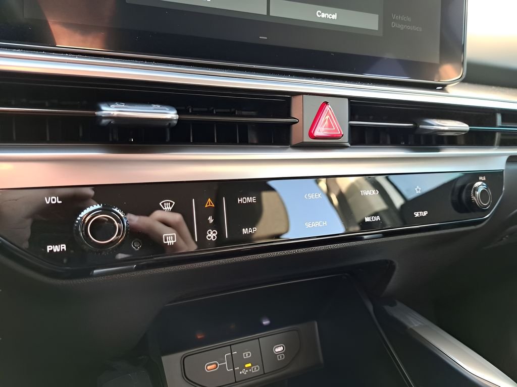 2026 Kia Sorento LX - Photo 25