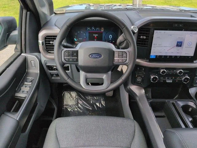 New 2026 Iconic Silver Metallic Ford XLT image 15