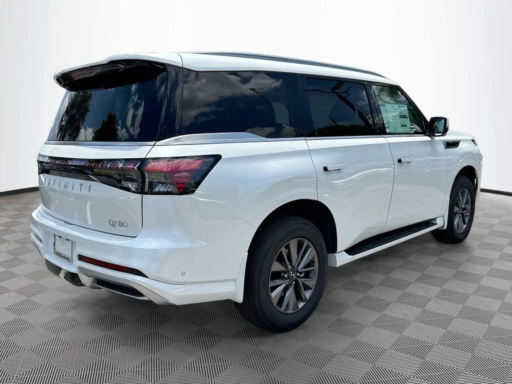 New 2026 RADIANT WHITE INFINITI Pure 2WD image 5
