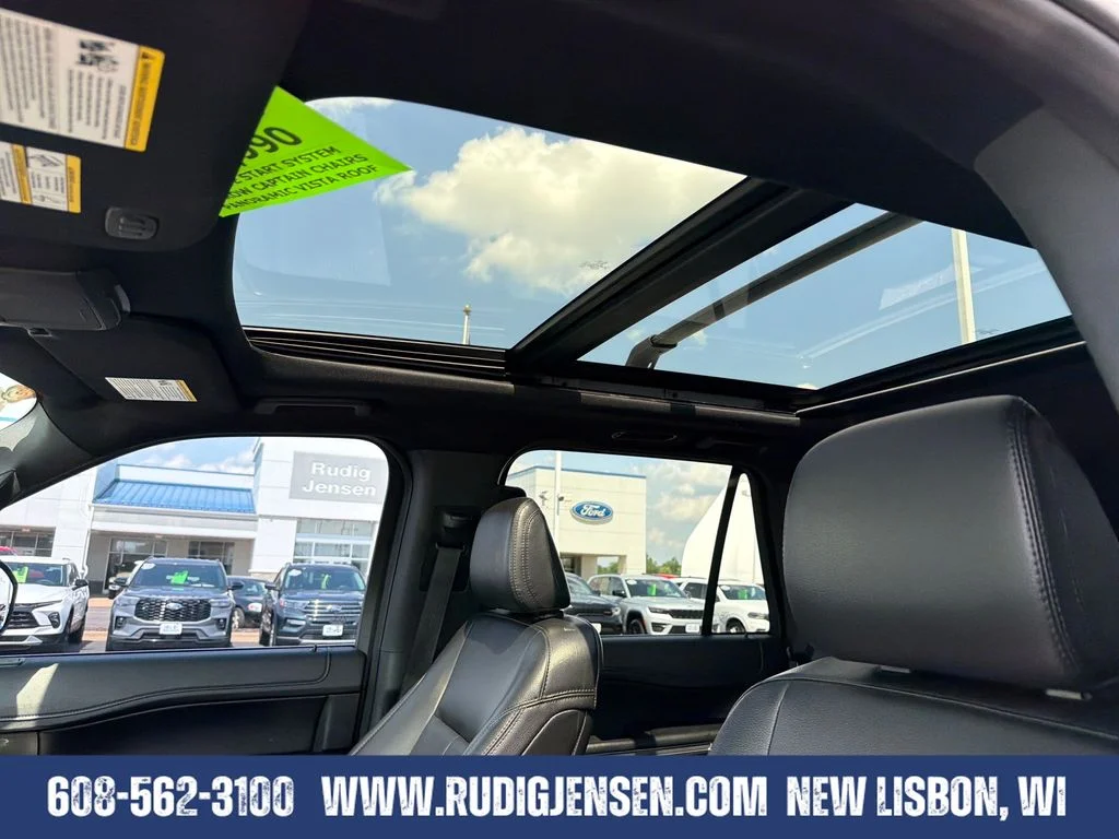 Used 2021 White Ford XLT image 21
