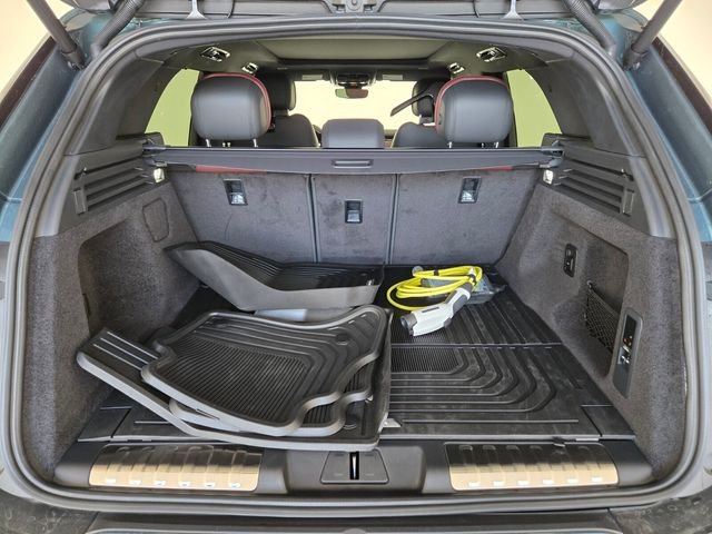 Used 2025 Green Land Rover Dynamic SE image 14